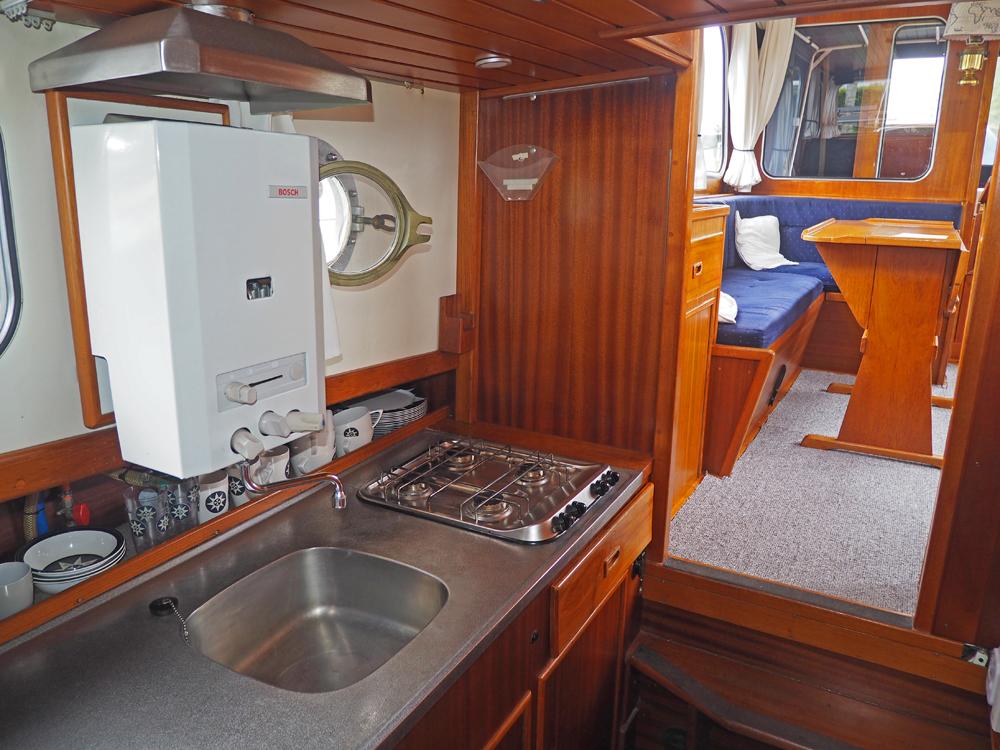 Cabin en avant, H&eacute;bergements